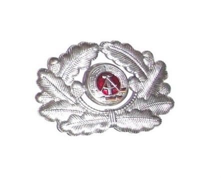 DDR Army Officers Cap Badge