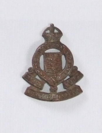 WW2 RAOC Cap Badge