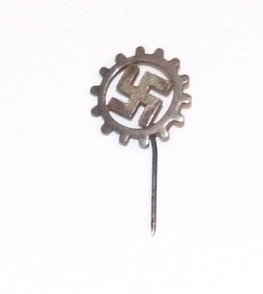 DAF Lapel Badge