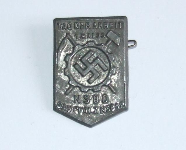 NSBO Labour Day Badge 1933