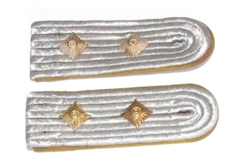 Luftwaffe Hauptman Shoulder Boards