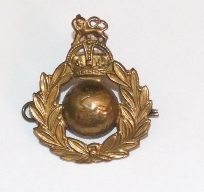 Royal Marines Cap Badge - WW2